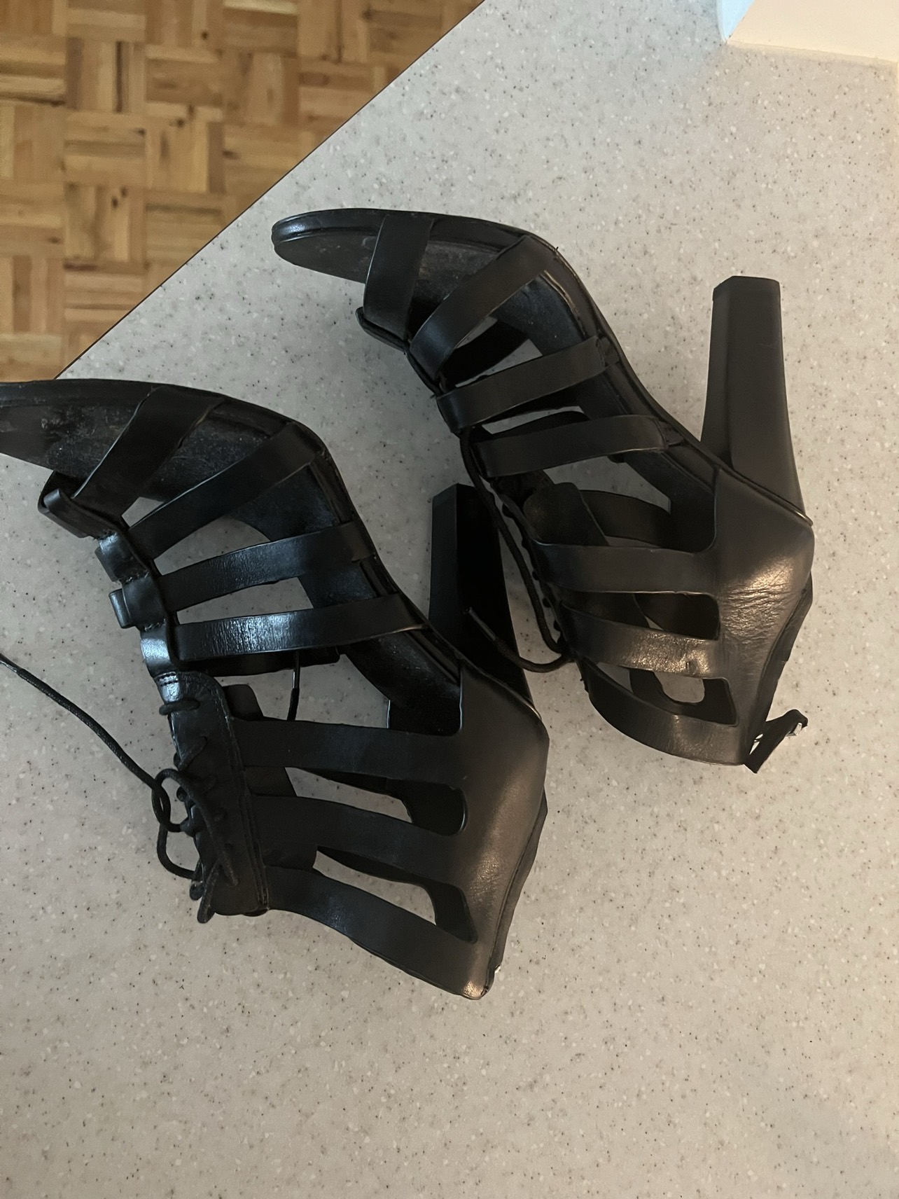 Shoes! shoes! shoes! image indicator(3)