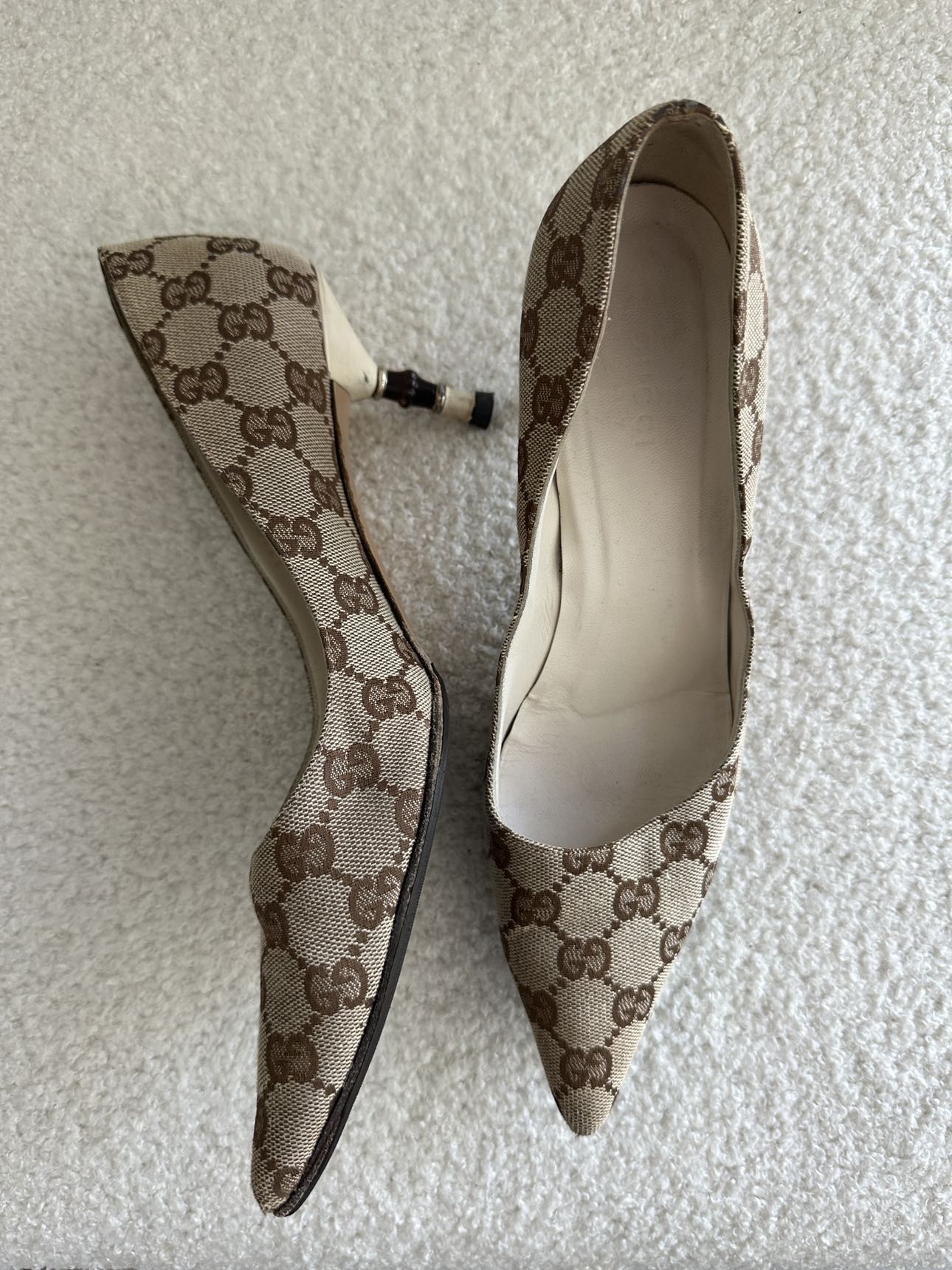 Vintage Gucci GG Pumps - photo 4