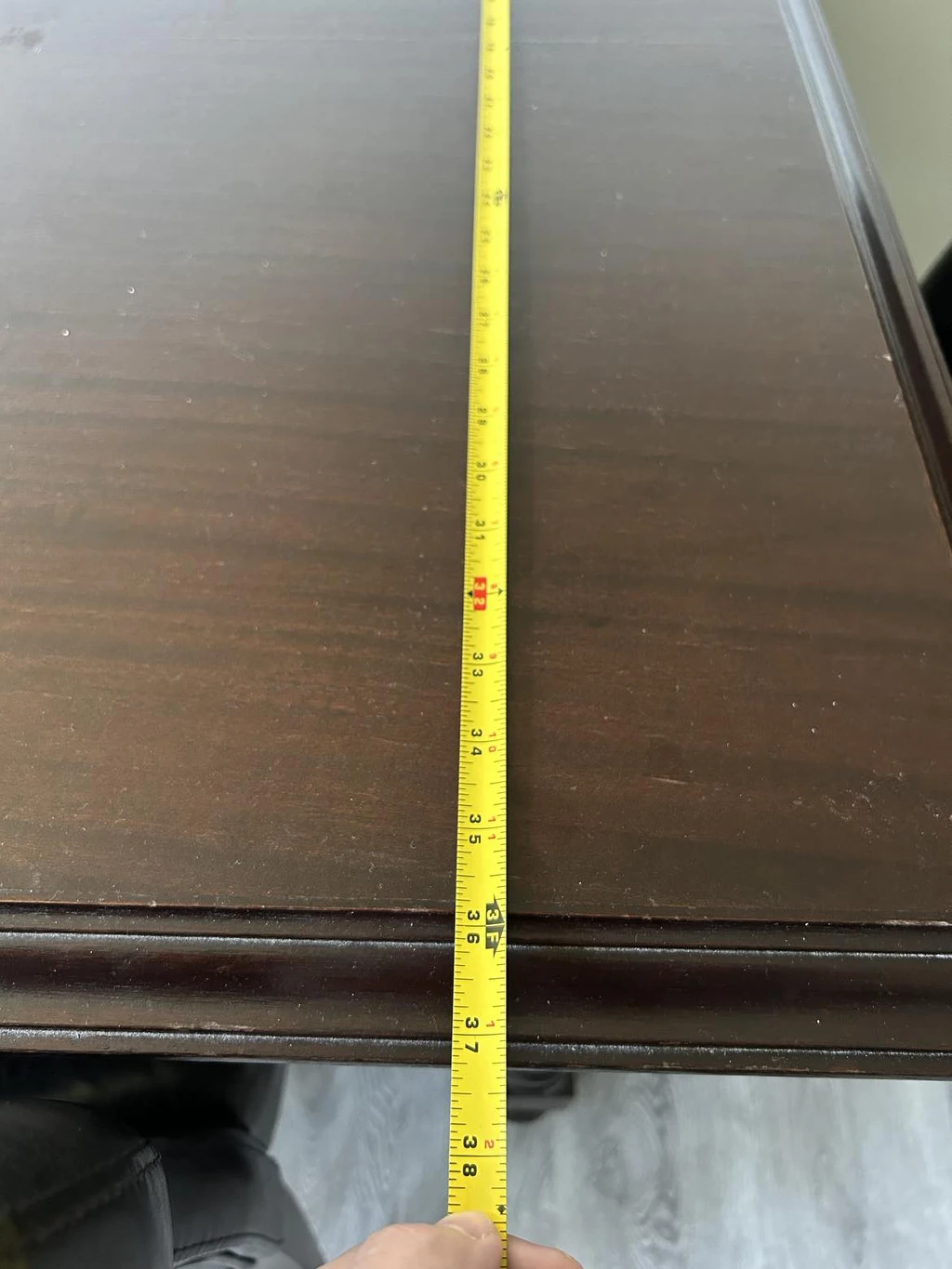 URGENT, Extendable wooden table + 4 faux leather chairs image indicator(5)