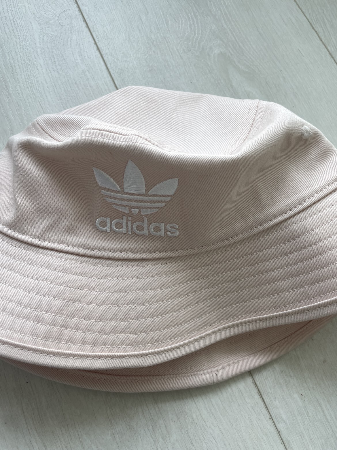 BNWT Adidas buckethat thumbnail