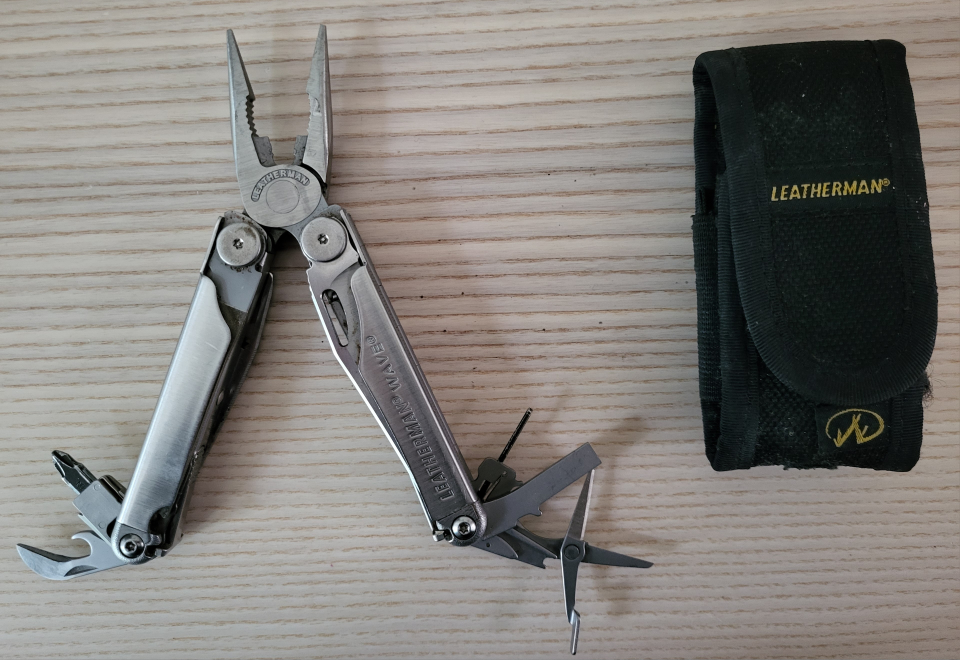 Leatherman wave multi-tool thumbnail