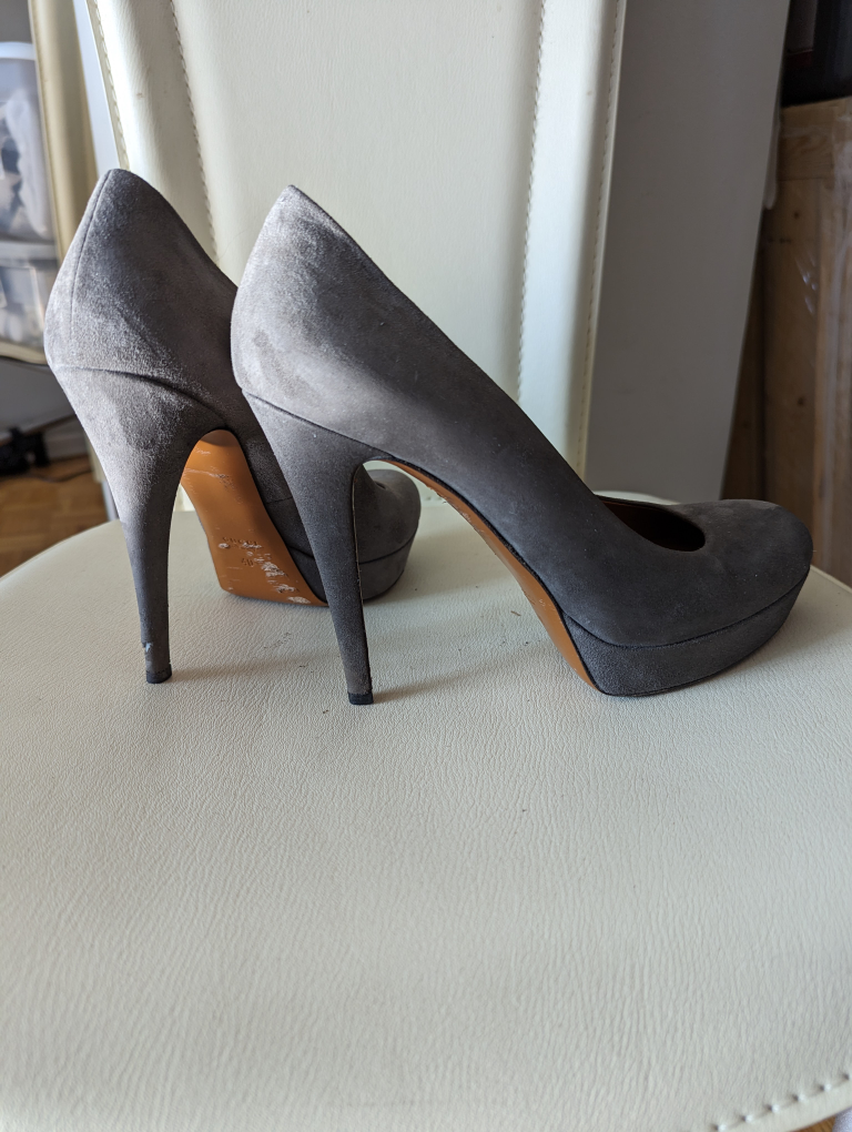 *GUCCI* Suede Platform Pumps image indicator(2)