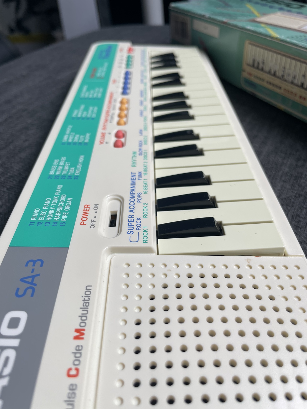 Vintage Casio SA-3 Tone Bank Keyboard Piano w/ Box image indicator(2)