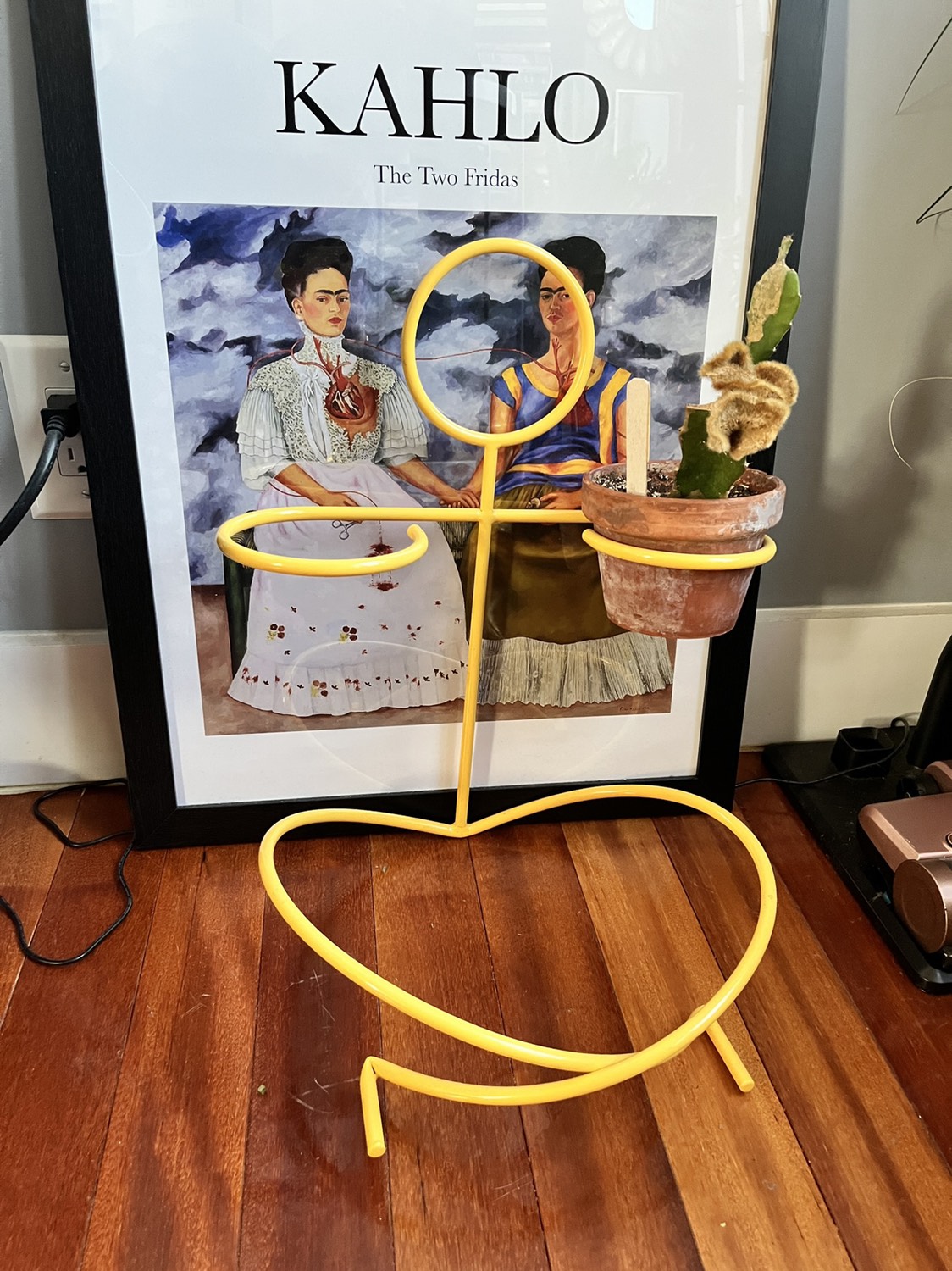 Plant stand - photo 4