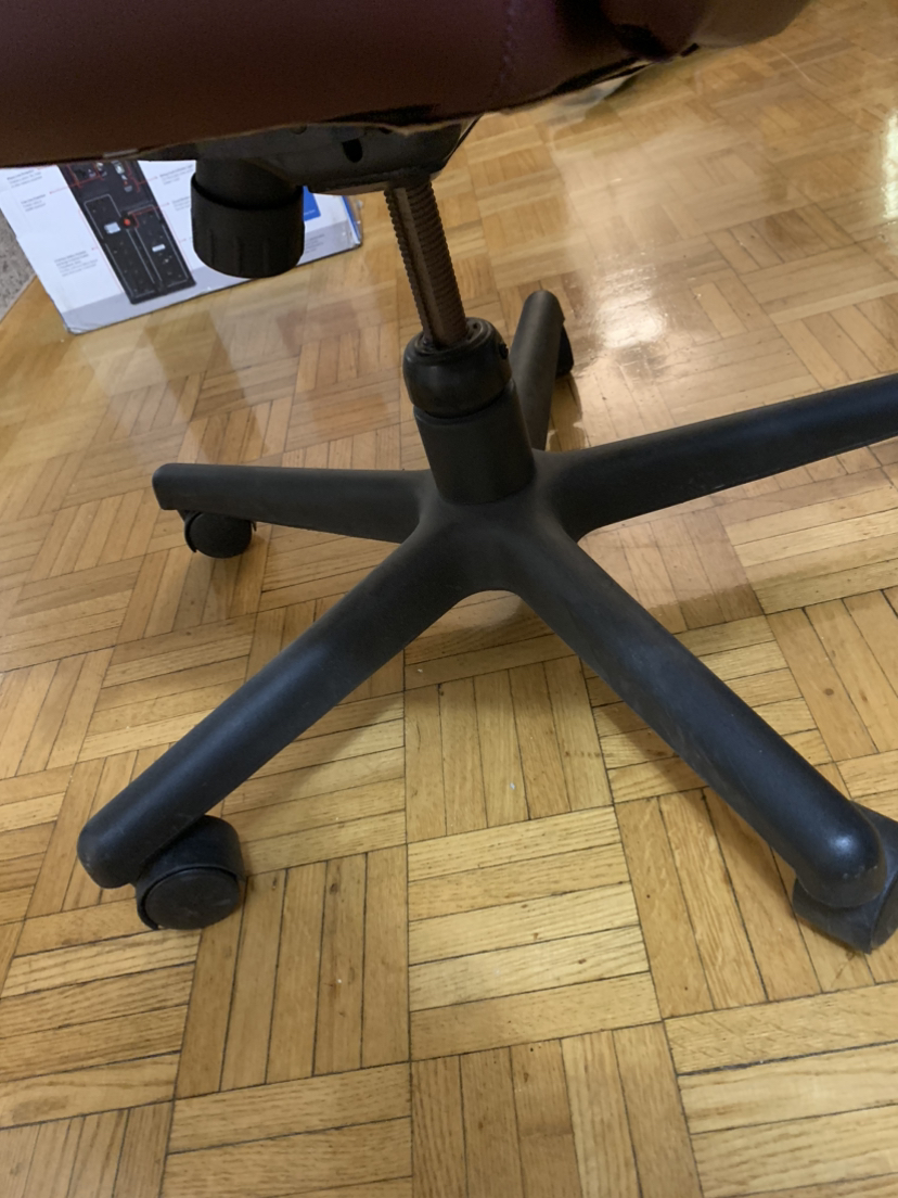Red wine office chair with wheels - photo 3
