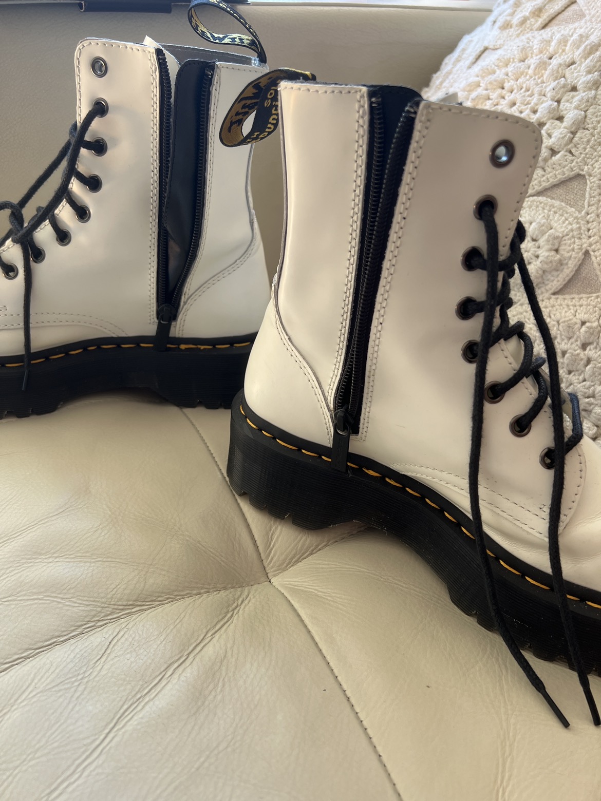 Women’s white platform Doc Martens - photo 2