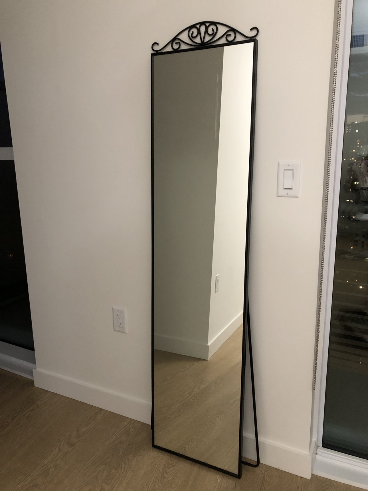 Black Floor Standing Mirror - photo 3