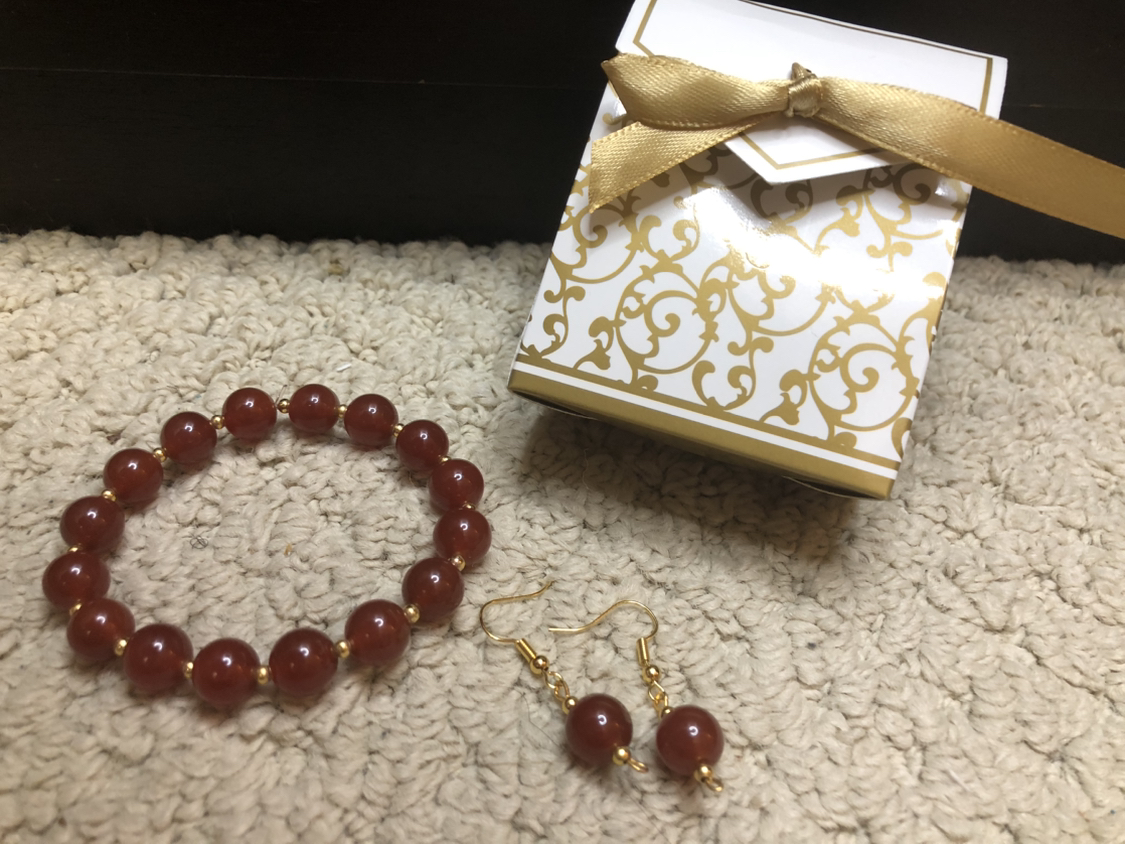 Hand made Red agate bracelet and earrings setbox image indicator(5)