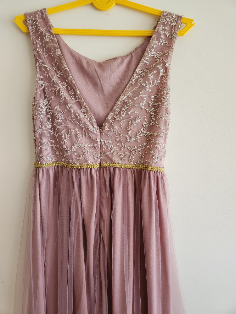 long tulle dress image indicator(2)