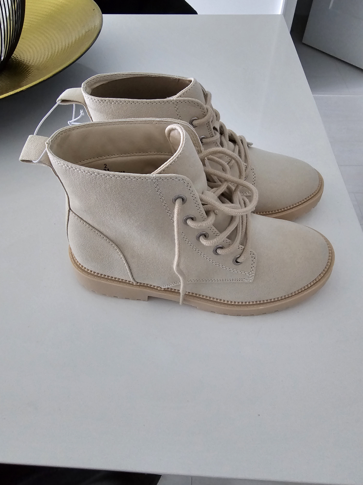 Girls combat boots beige size 2 - photo 3