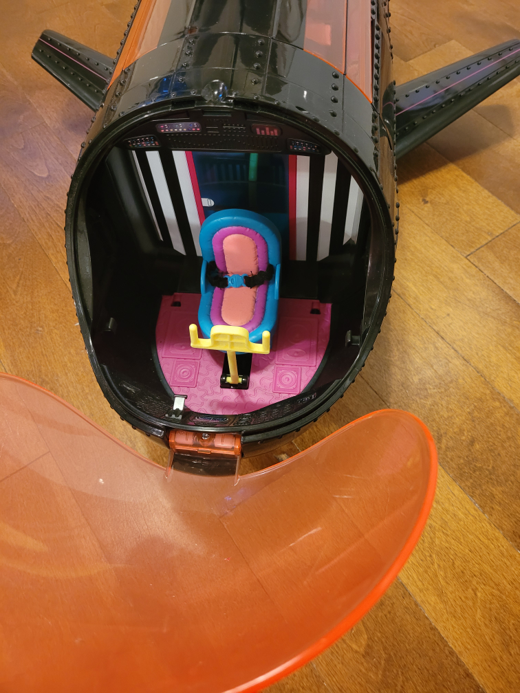 Lol airplane. image indicator(6)