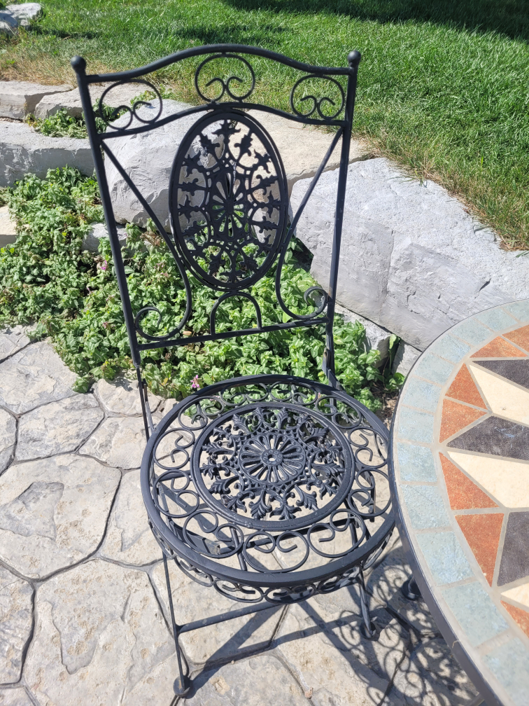 Bistro Table - patio set image indicator(2)