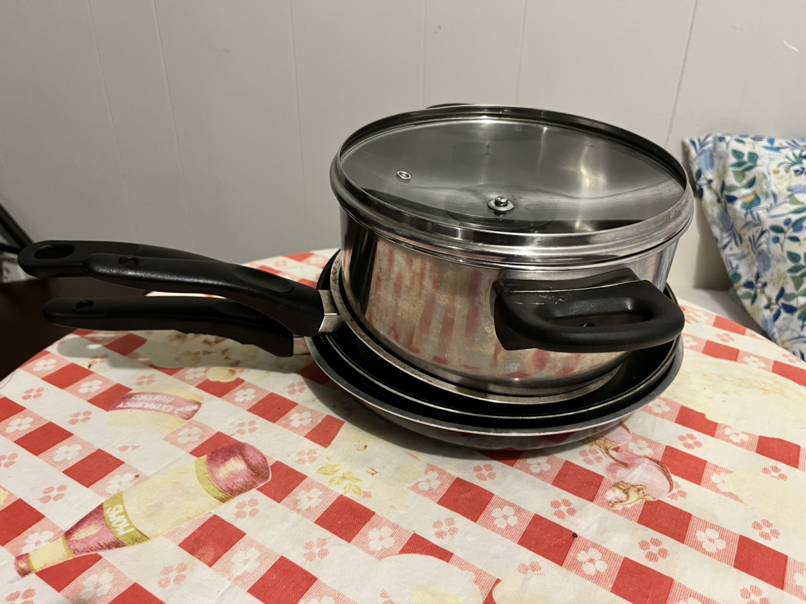 Pans, pots and trays for sale! - photo 2