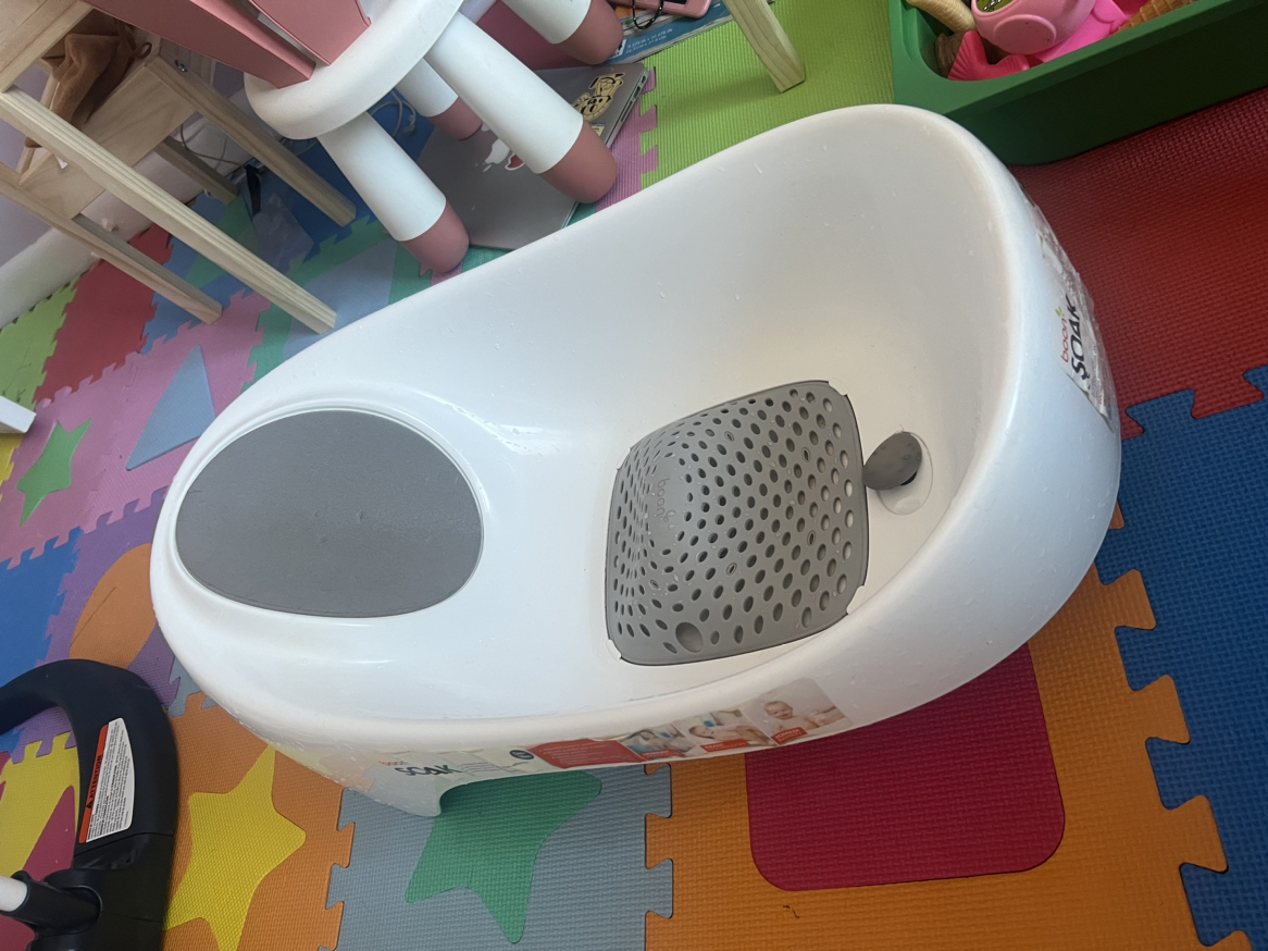 Baby bath tub