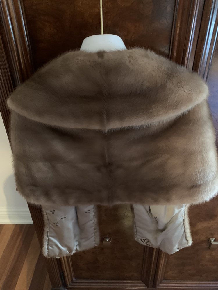 Real fur stole or wrap - photo 2