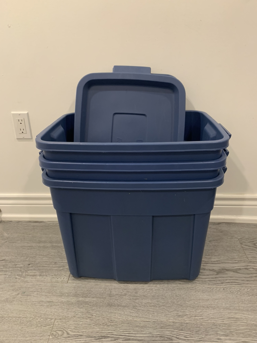 Rubbermaid storage containers thumbnail