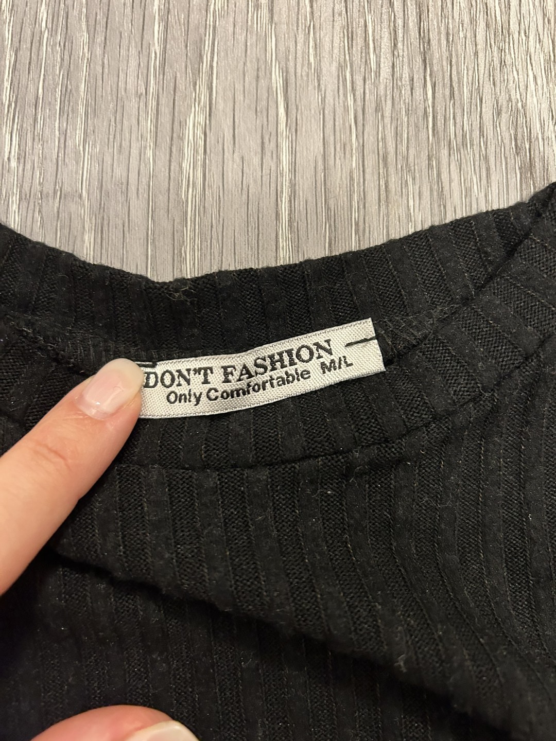 Long sleeve black top image indicator(2)