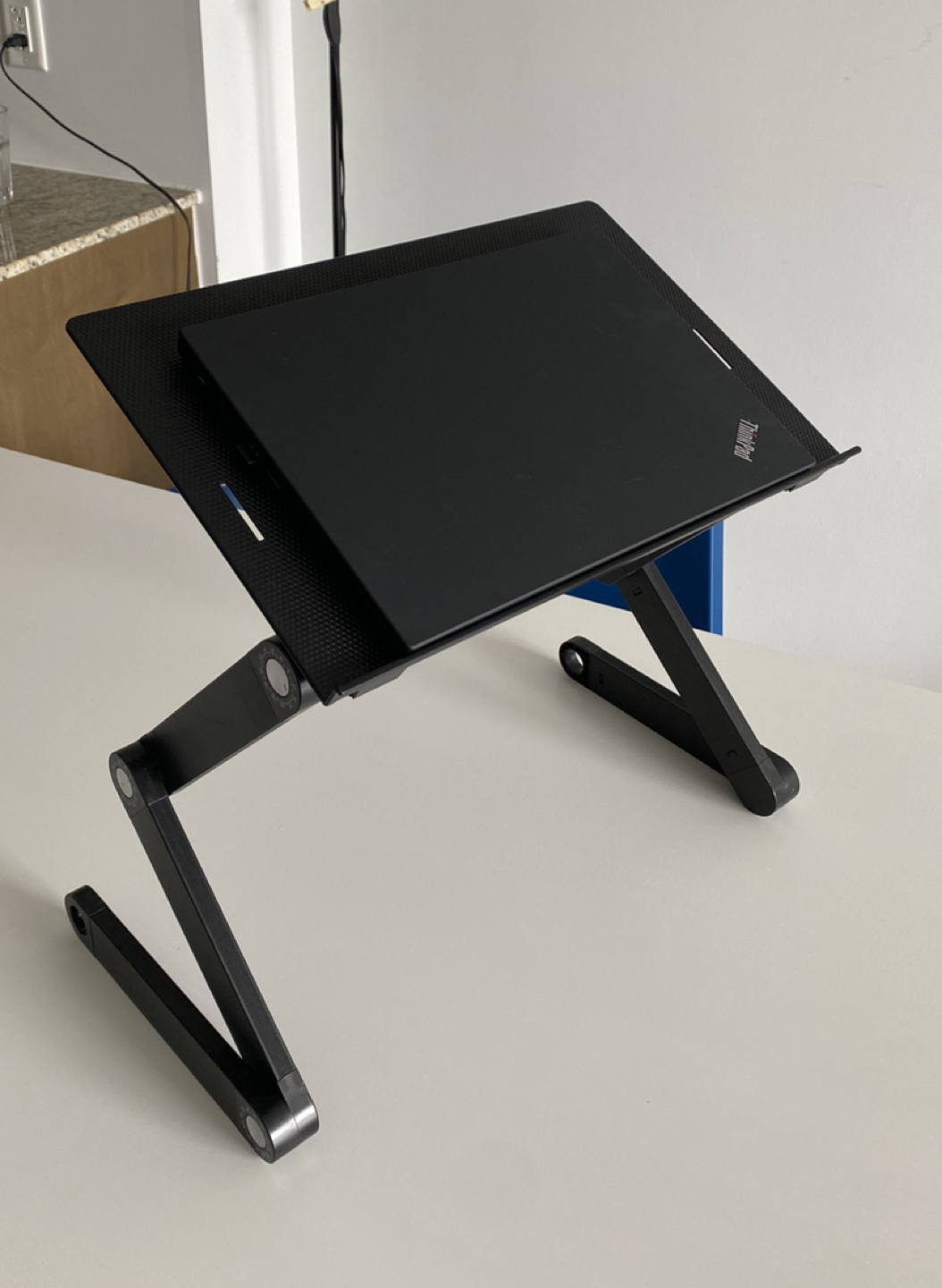 Laptop stand