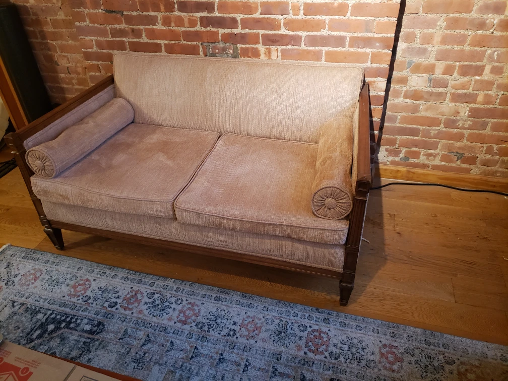 Vintage Couch - photo 3