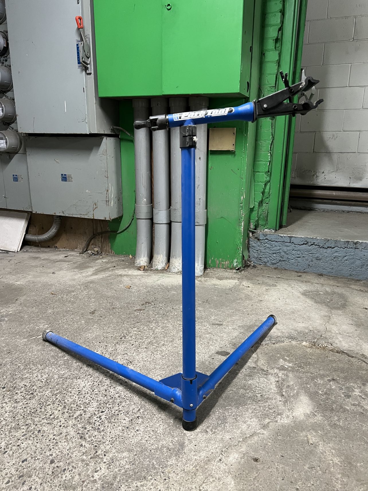 Park tool bike repair stand
