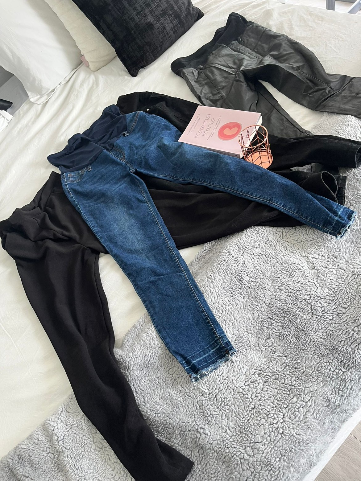 Free-Pregnancy Pants & Spanish Book - photo 2
