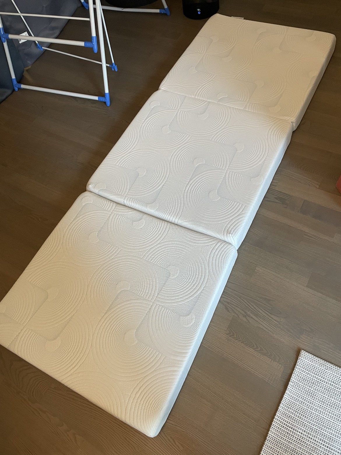 Zinus trifold cot size mattress - photo 3