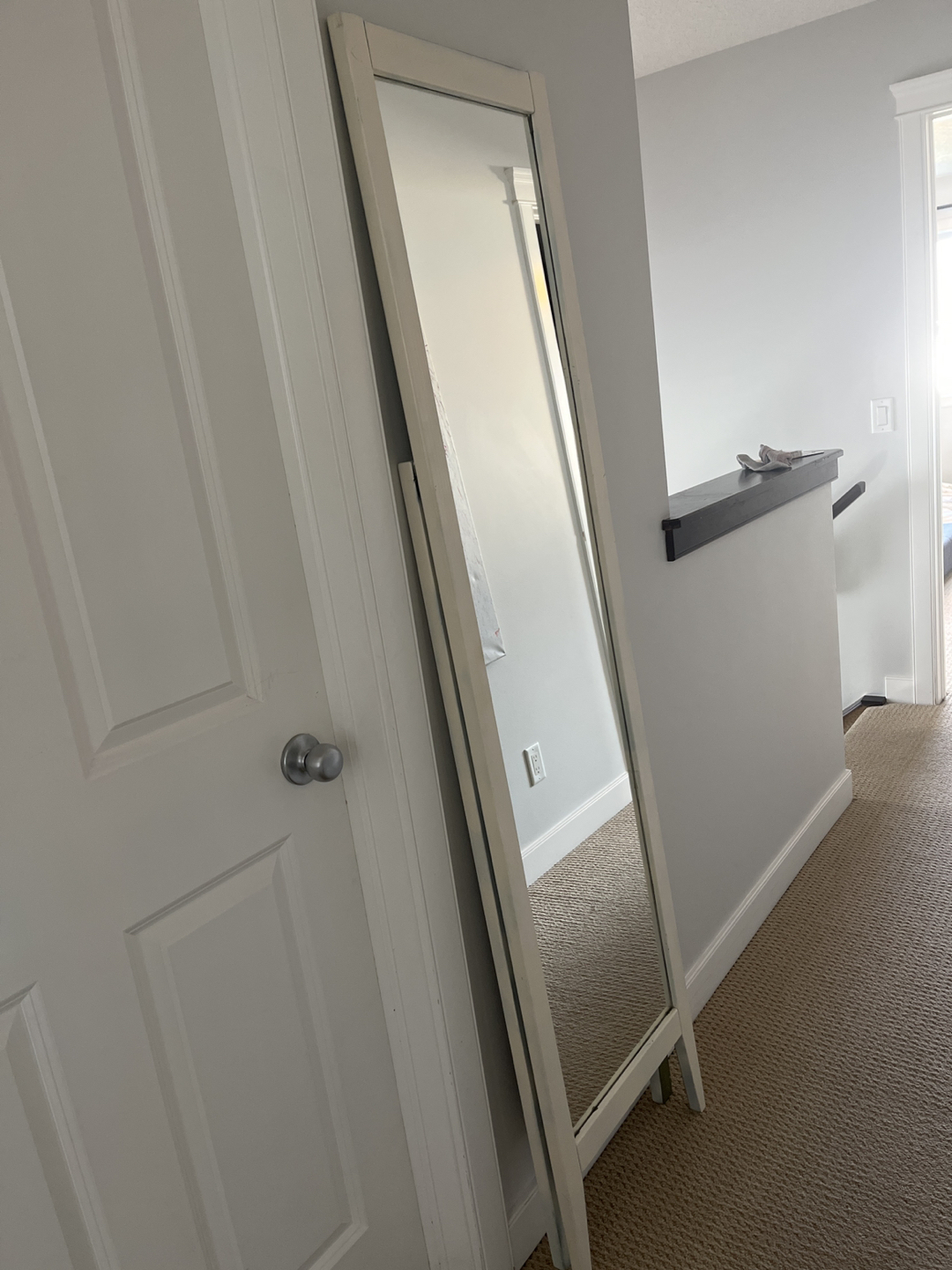 Standing mirror