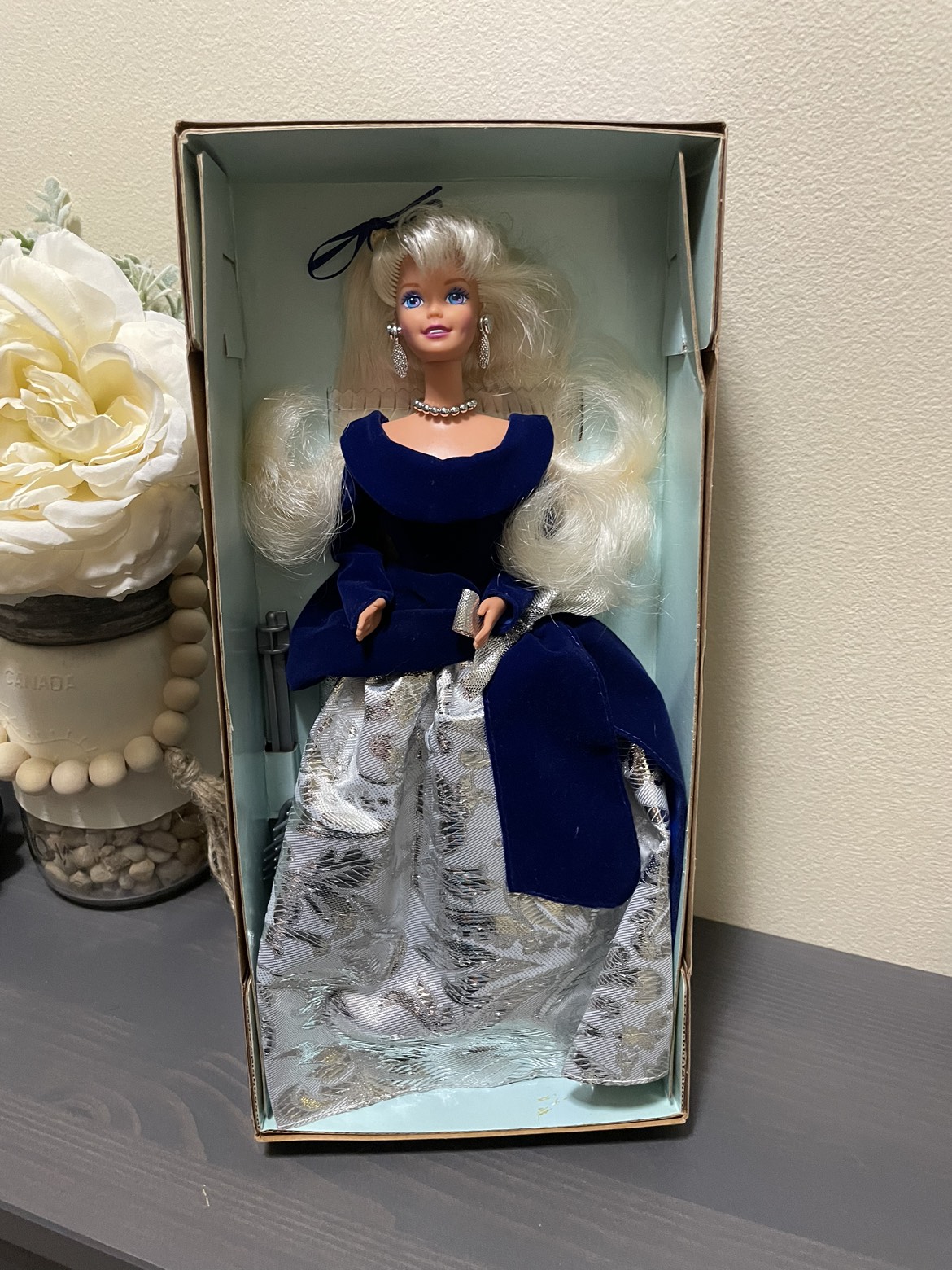 Special Edition Vintage Collector Barbie “Winter Velvet” image indicator(3)