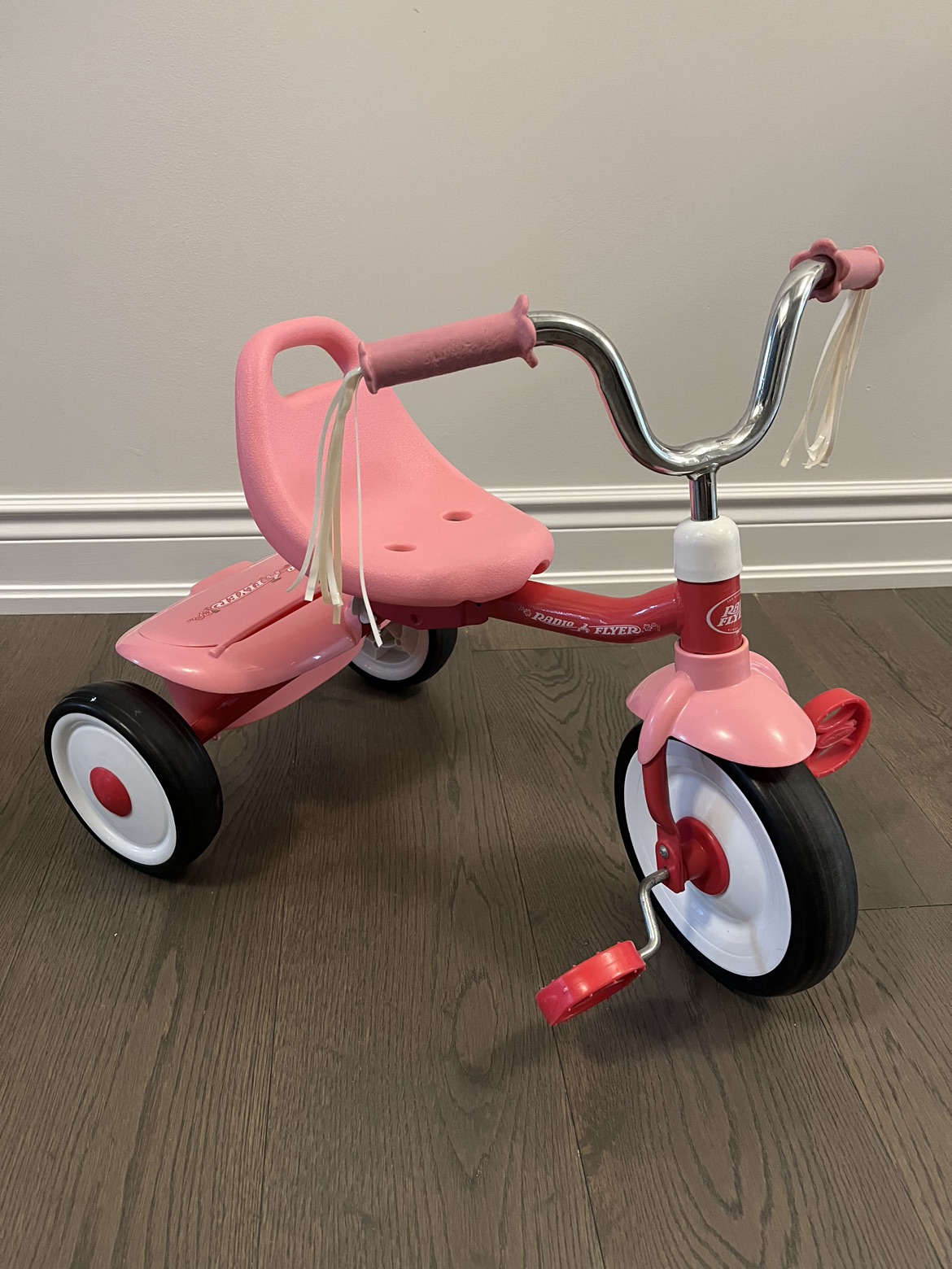 Radio flyer girls tricycle excellent condition retail $250 thumbnail