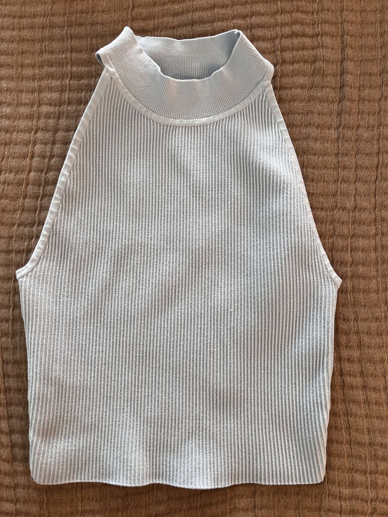 Babaton ribbed mockneck tank (baby blue)
