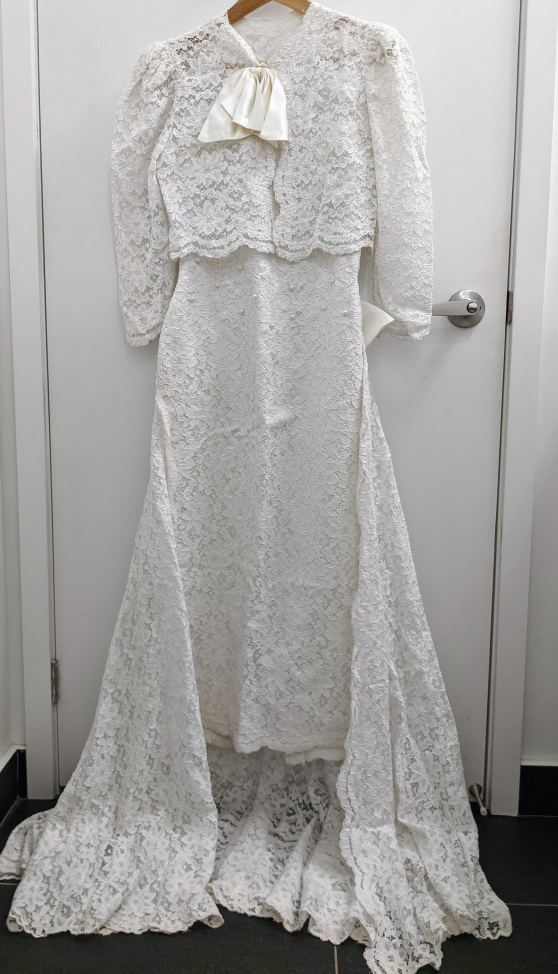 ARMANDO GIRON vintage pearl beaded lace wedding dress set