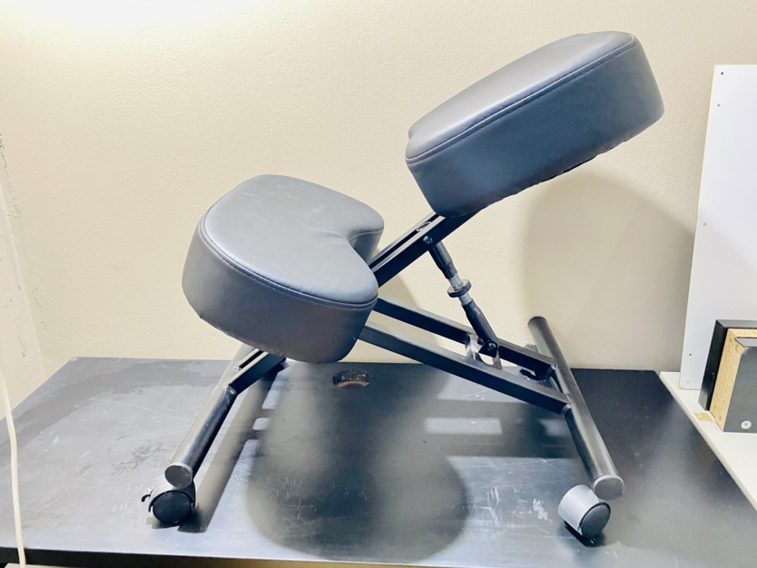 Ergonomic kneeling chair - photo 2