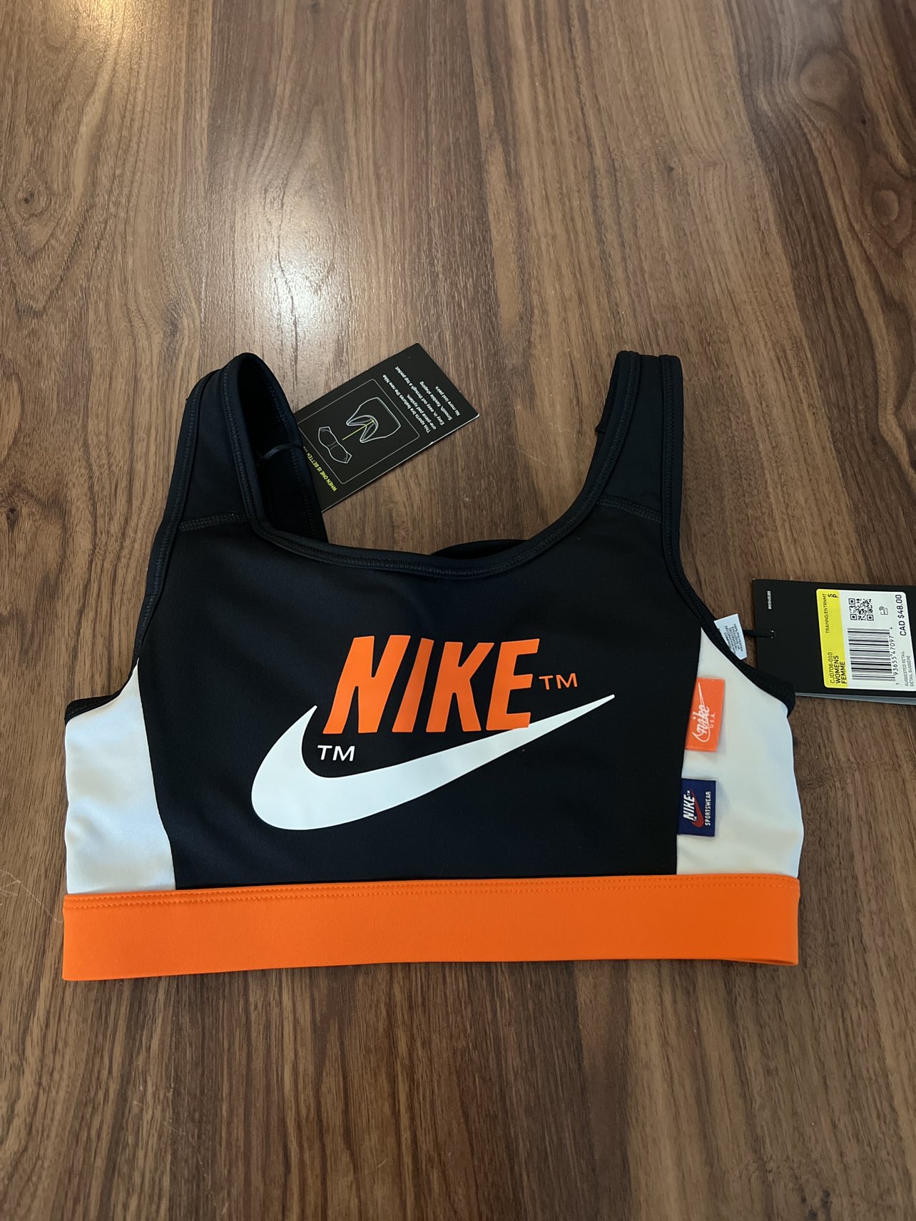 NIKE Swoosh Bra