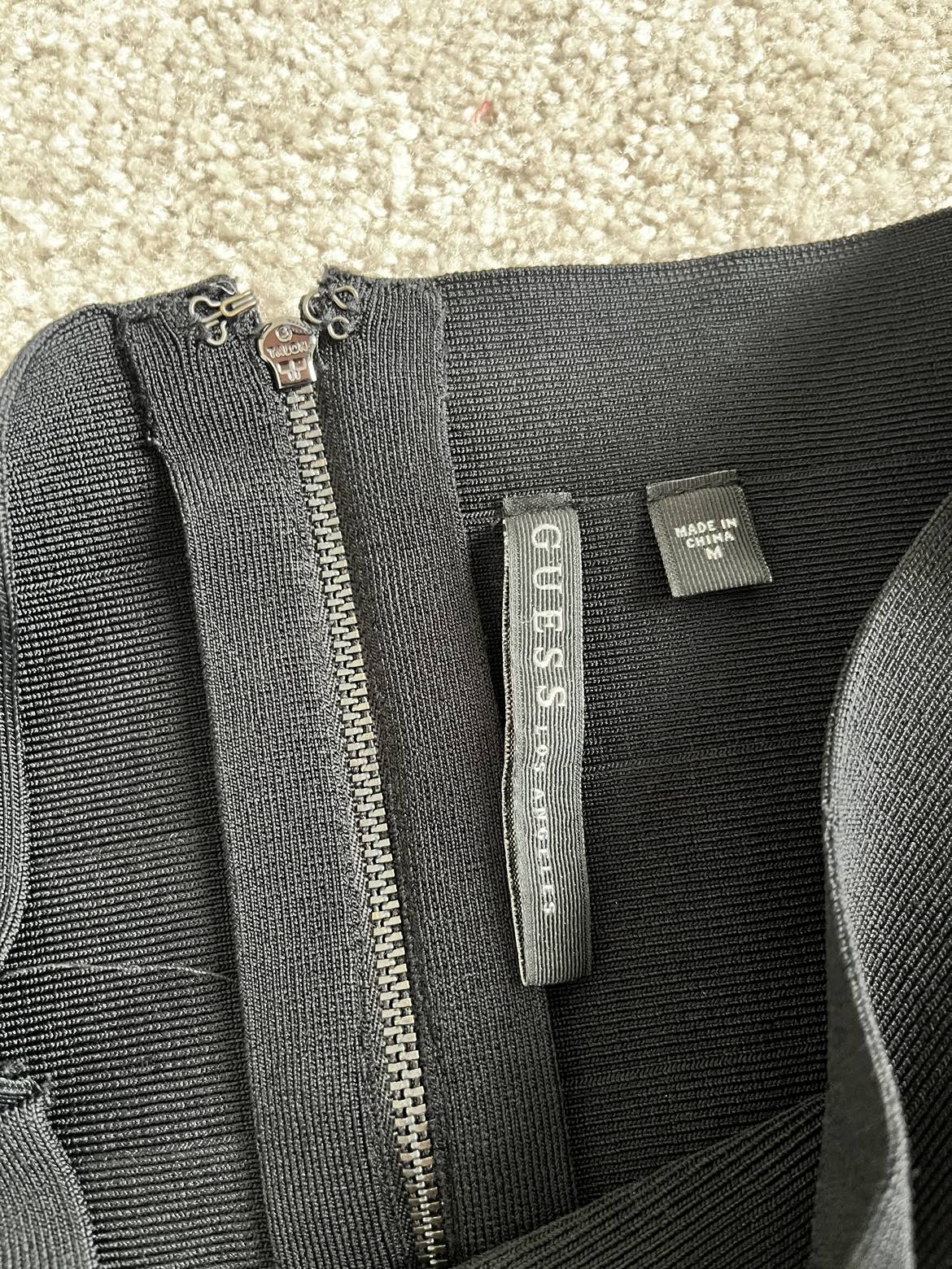 Guess size Medium pencil skirt image indicator(4)