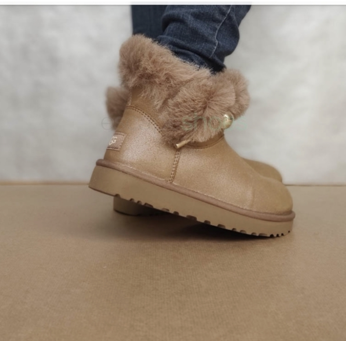 Ugg Mini Puff Boots image indicator(2)
