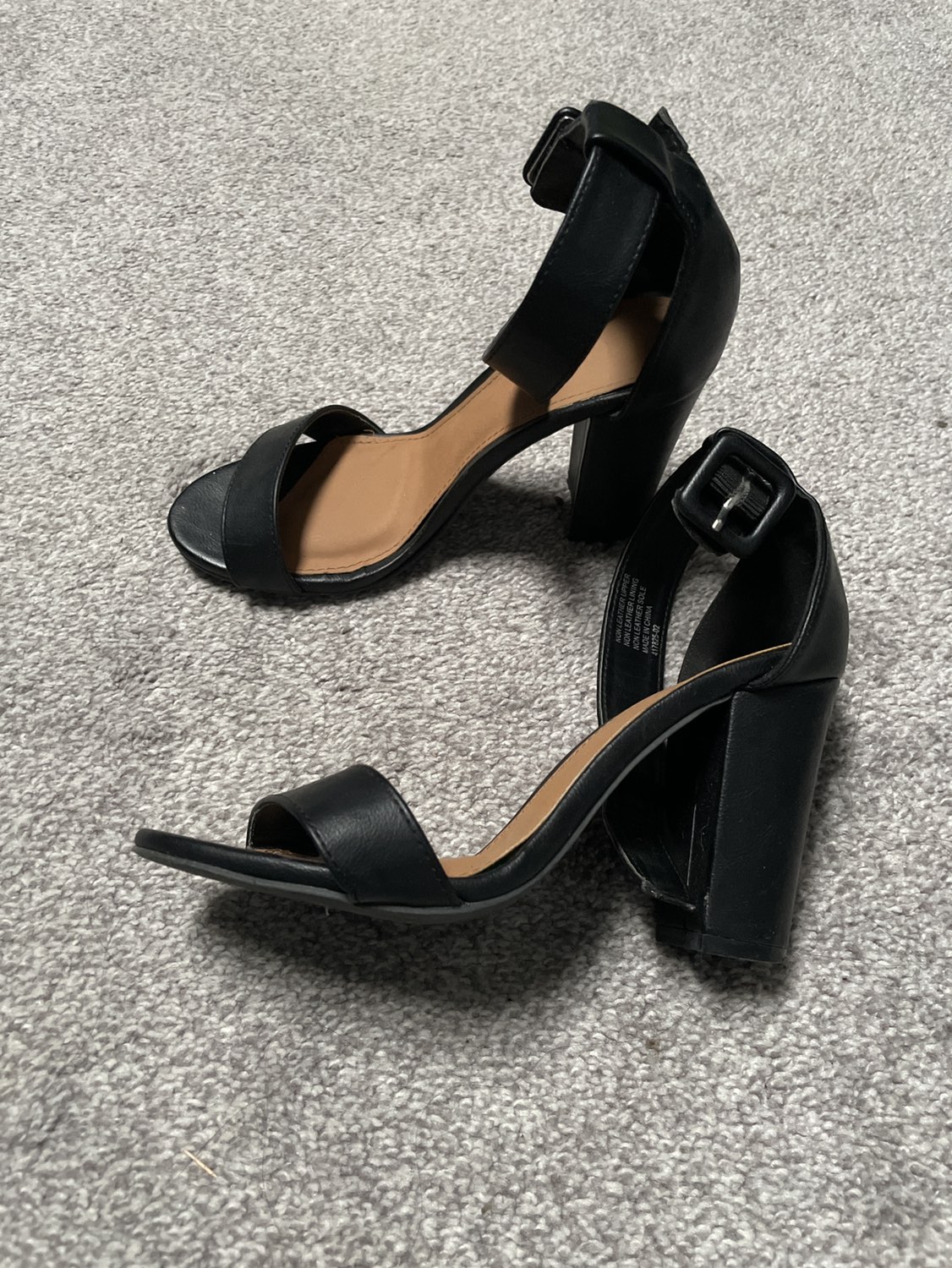 Black heels image indicator(2)