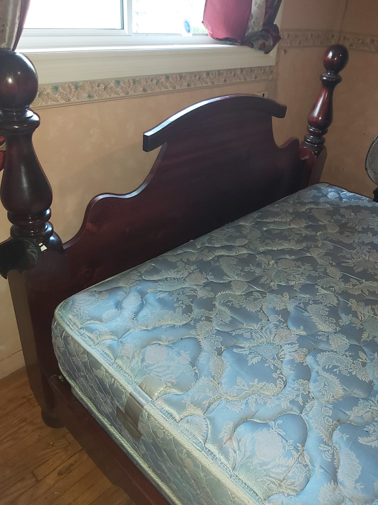 Queen bed set thumbnail