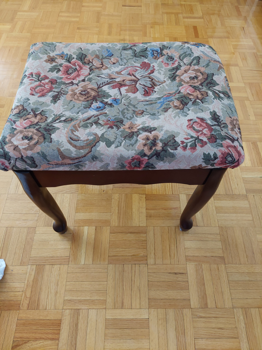 Vanity with mirror and chair - photo 4