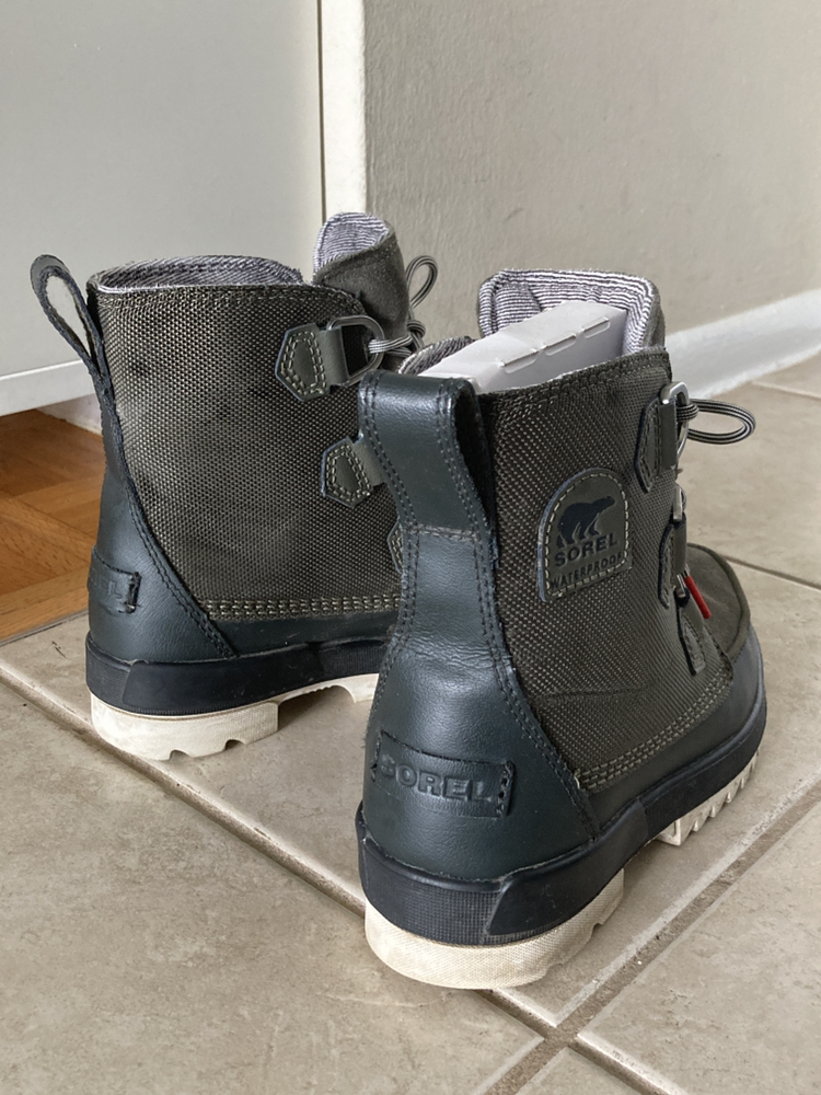 SOREL Women’s waterproof winter boots 6.5 image indicator(2)