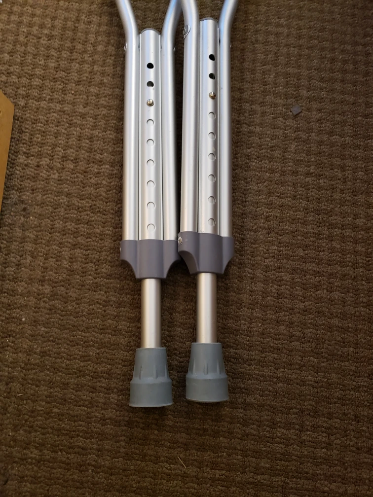 crutches - photo 2