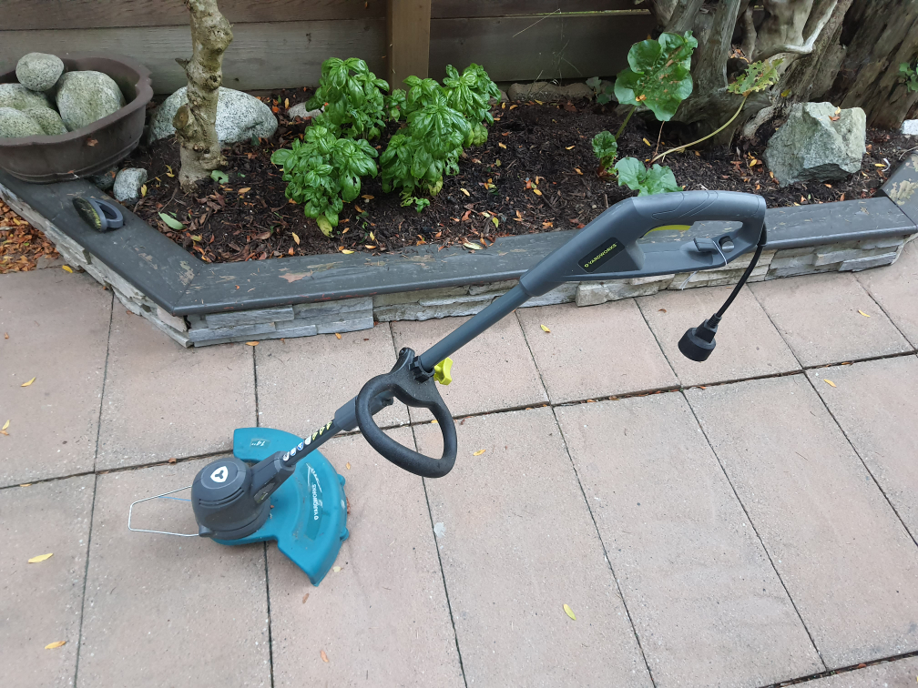 Yardworks weed wacker 14" thumbnail