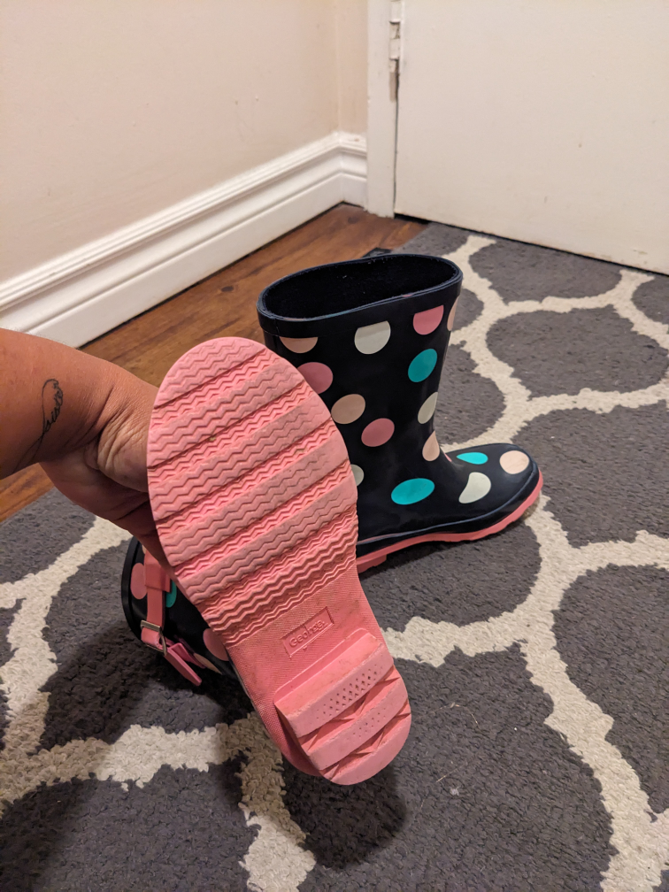 Rain boots size 1 $15 - photo 4