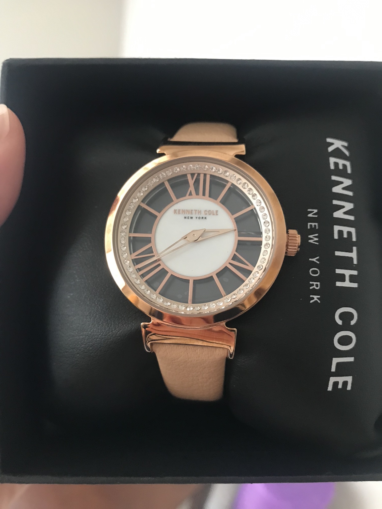 Kenneth Cole watch image indicator(2)