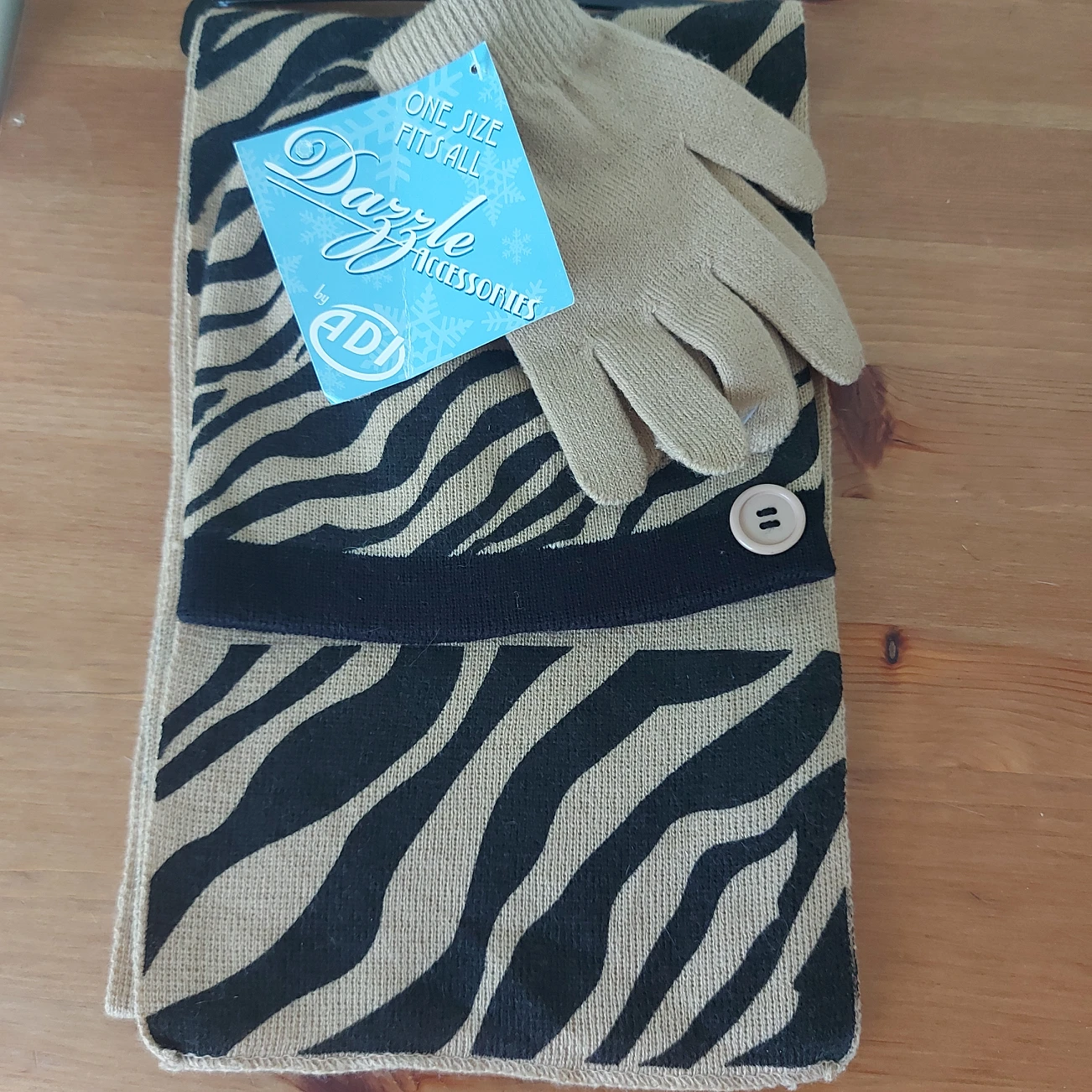 Brand new! Scarf, hat and gloves thumbnail