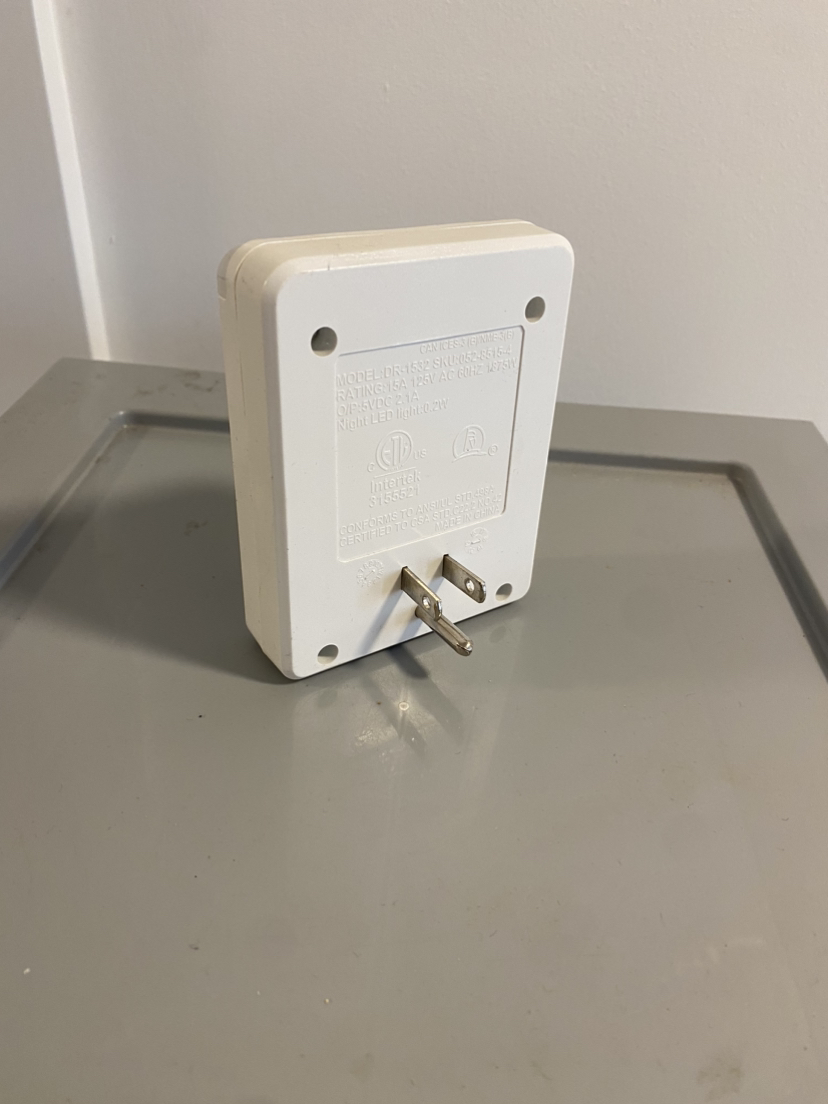 Extension cords, iPhone charger cable, extra plugs image indicator(5)