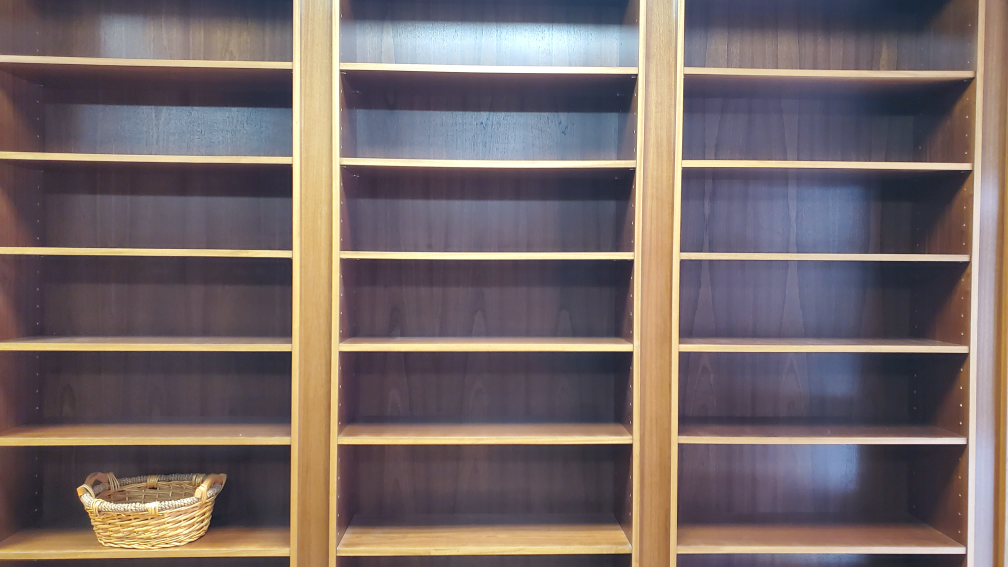 Bookshelves - photo 3