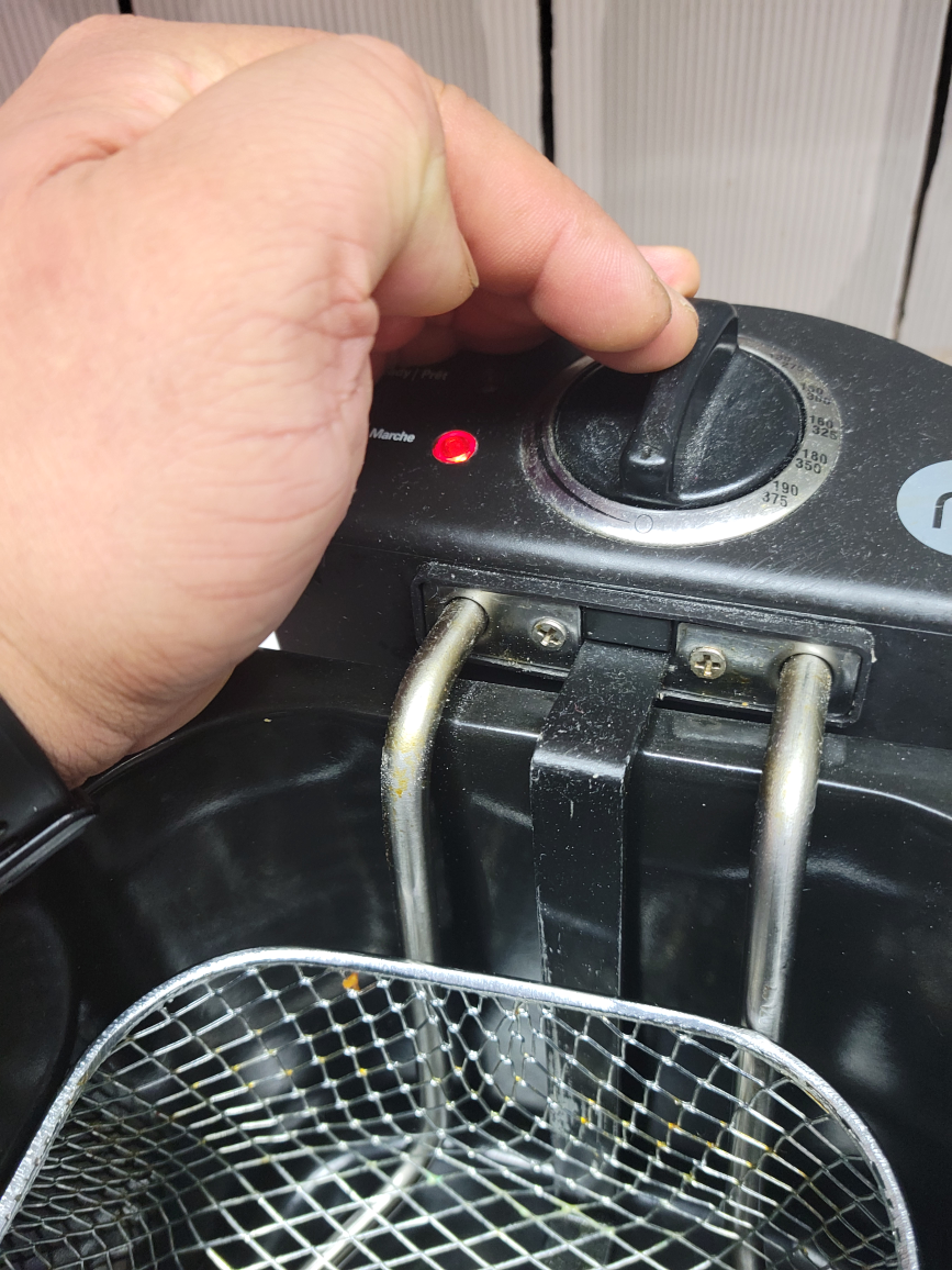 Ike new deep fryer for sale. no space needs to go - photo 4