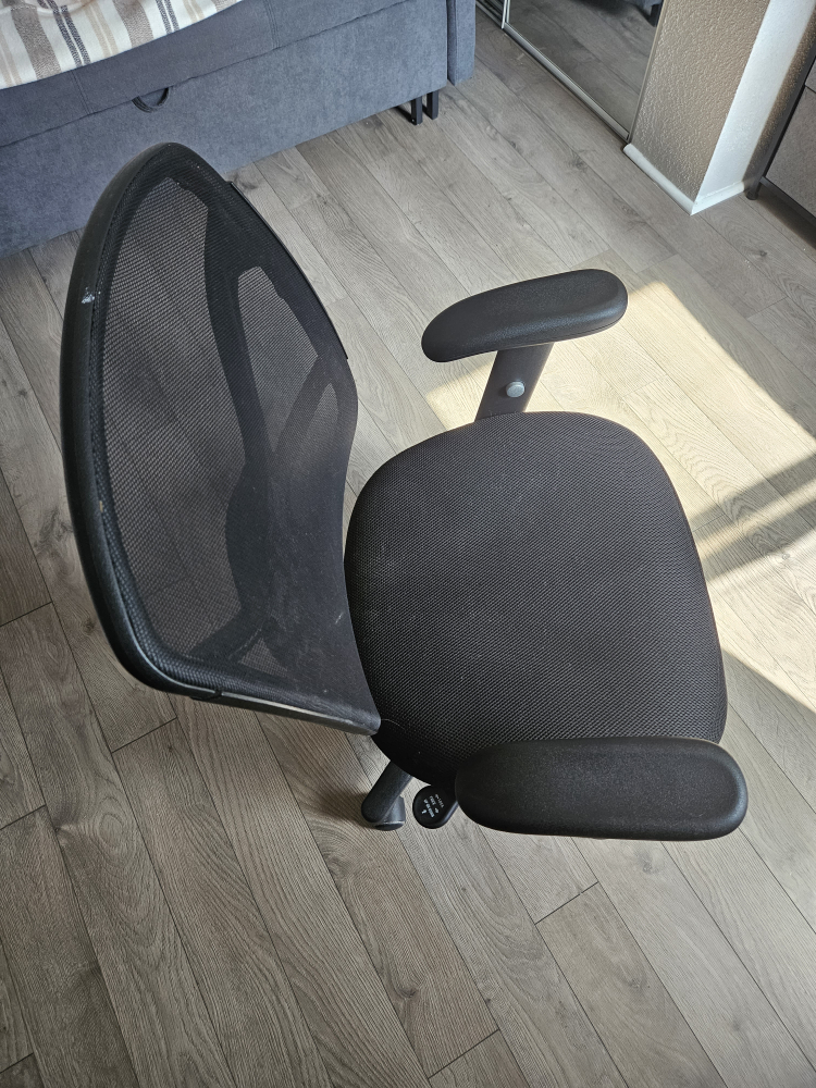 office chair - photo 3