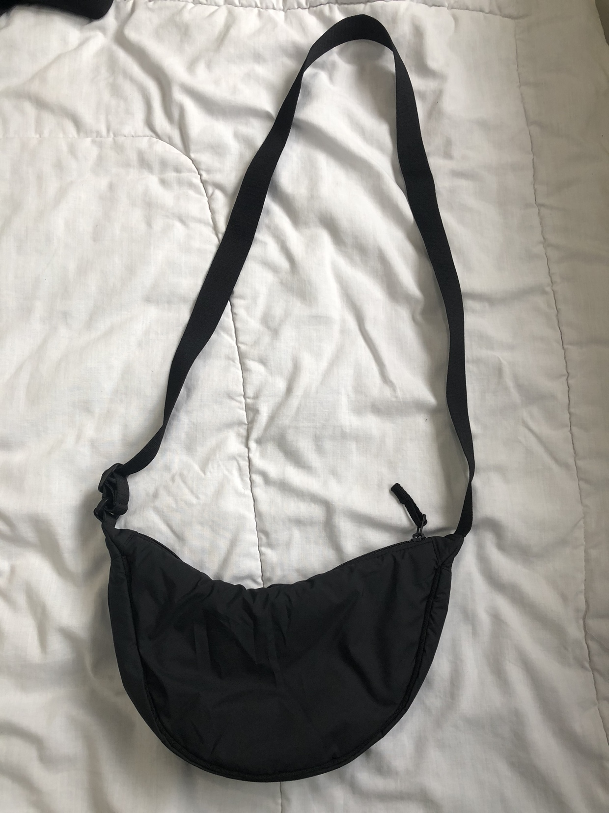 ROUND MINI SHOULDER BAG (NYLON)