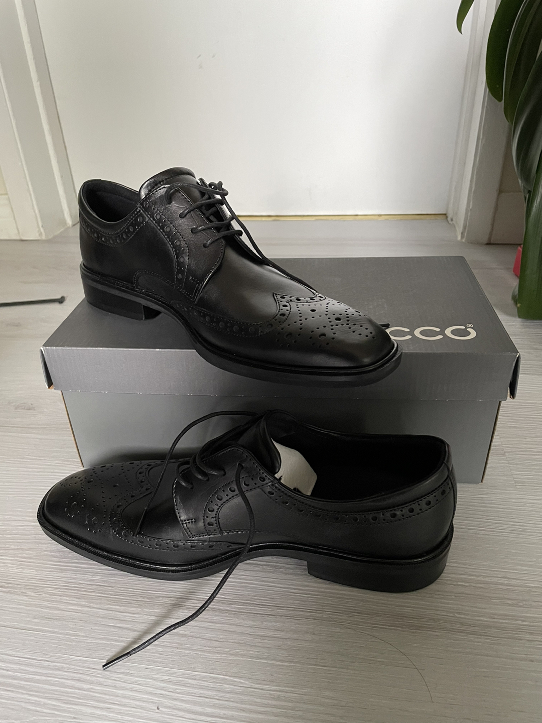 Ecco men’s black tie lace shoes size 42 EU (brand new)